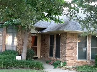 6104 Kingswood Dr, Arlington, TX 76001