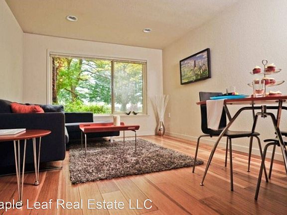 3rd image of 844 NE 69th St #10438499