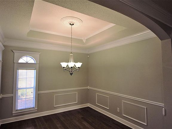 4th image of 224 Glen Oaks Dr