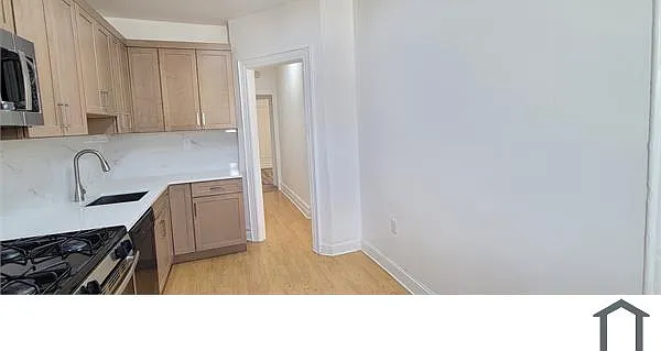 4 bed, $4,111 — Photo 2