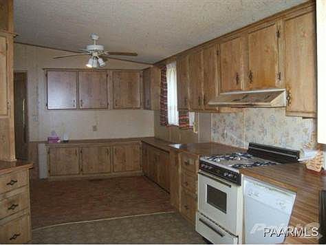 Kitchen/Dining Area
