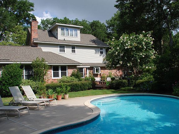 Back view house & pool