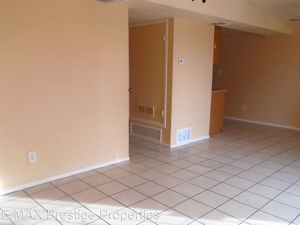 2nd image of 2115 Davis Ave