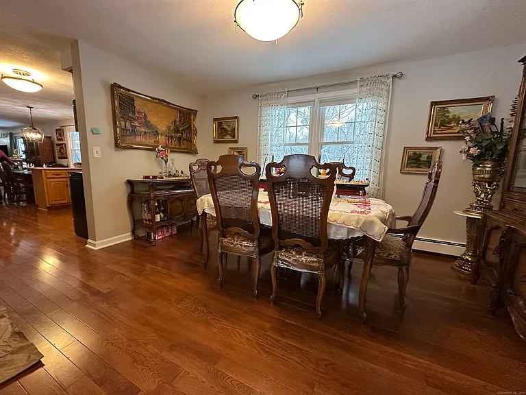 37 Partridge Hollow Rd — Photo 3