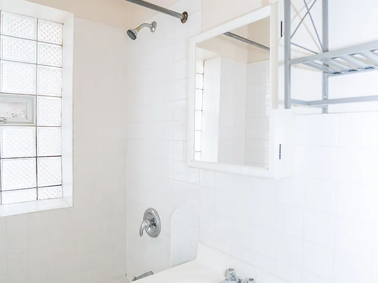 2954 N Seeley Ave #1 — Photo 2