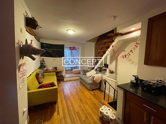 5th image of 34 Sussex St #_1