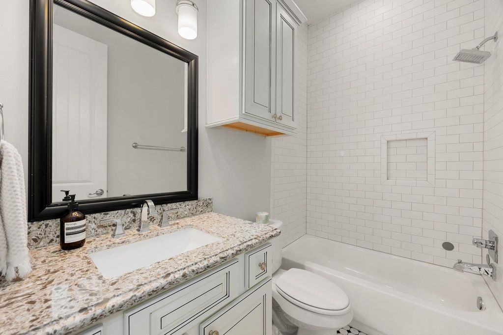 444 W 26th St, Houston, TX - More