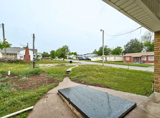 1327 W Missouri Ave #2, Chickasha, OK 73018