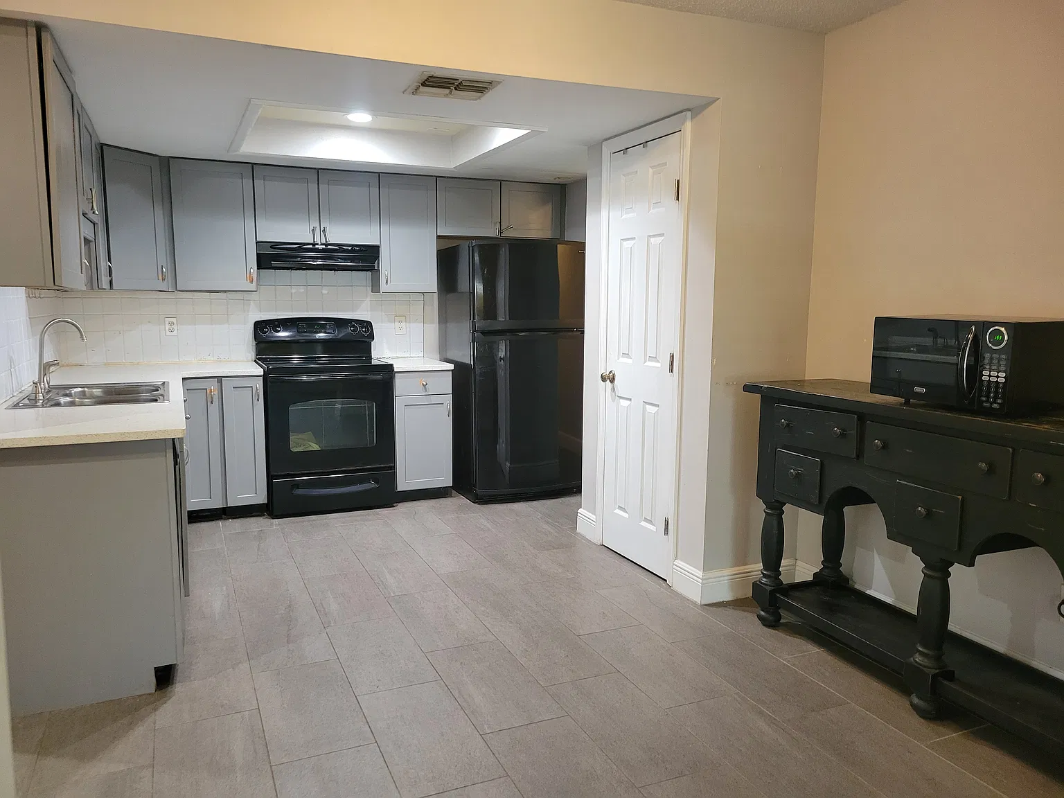 2108 Shirewood Ct — Photo 4