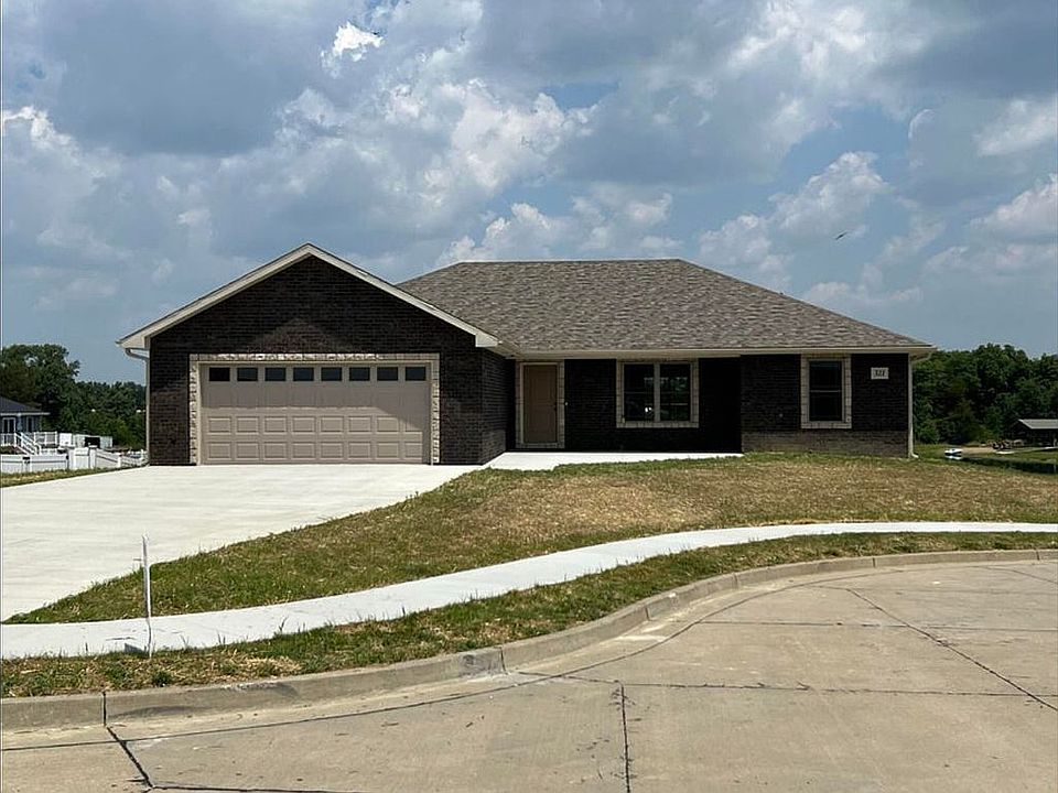 1st image of 521 Logan Pl