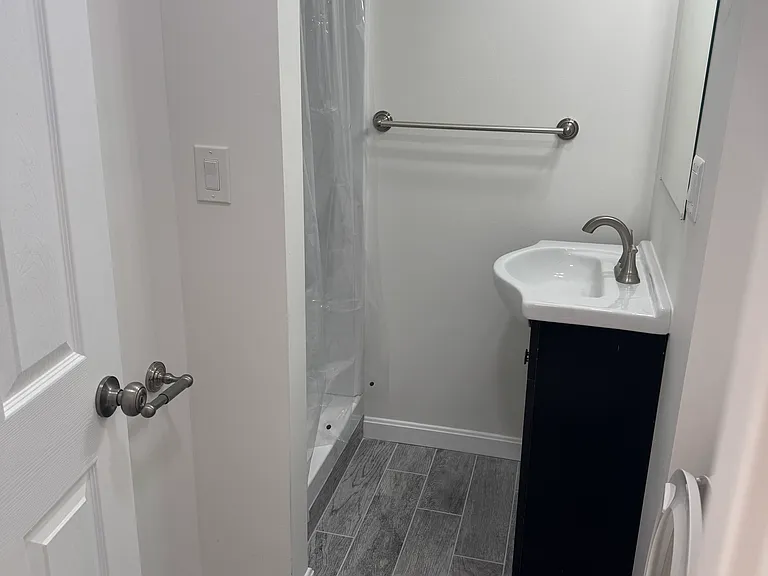 220 Hanover St #10 — Photo 3