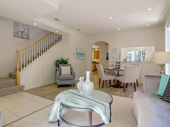 4th image of 210 Sedona Pl