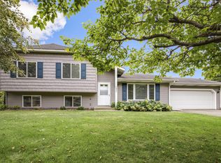1832 Walnut Ln, Eagan, MN 55122