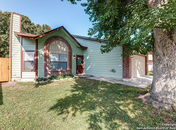 2nd image of 614 Cypressgreen Dr