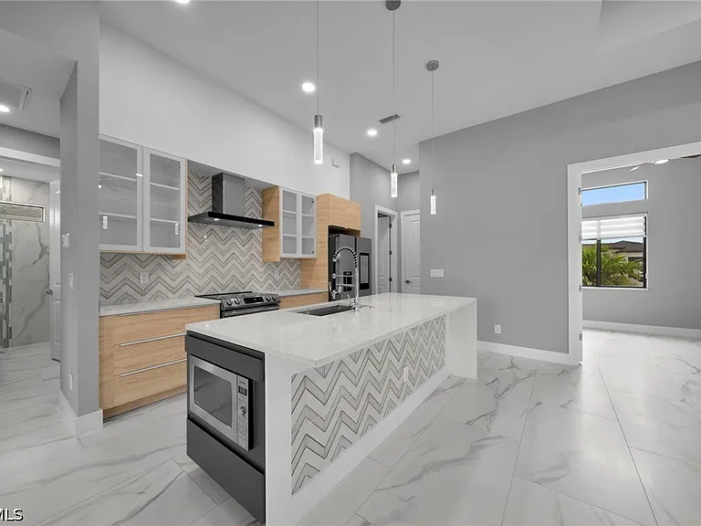 1201 SW 8th Pl — Photo 9