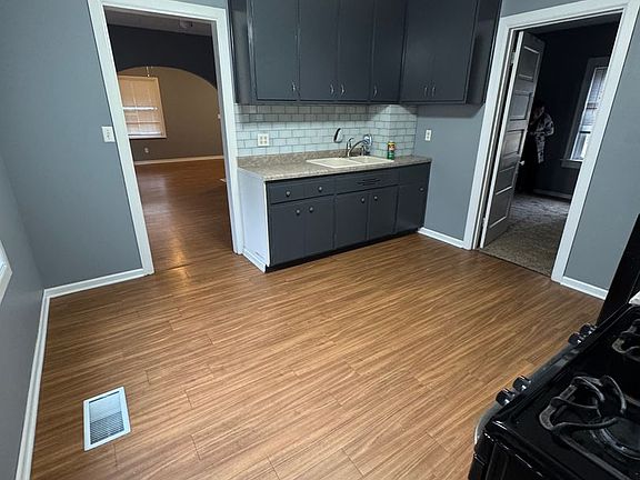 5th image of 1005 S 5th St #1