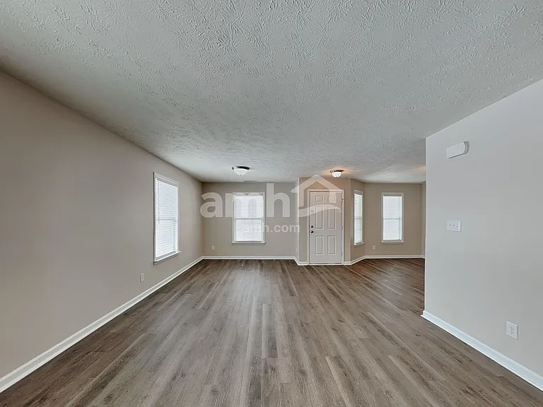 2376 Blackthorn Dr — Photo 7