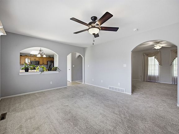 4th image of 1217 Acacia Dr NE