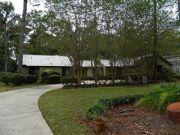 3rd image of 2626 Spreading Oaks Ln