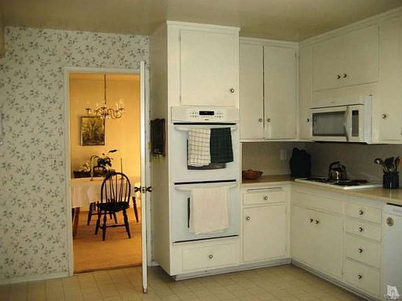 3rd image of 550 Kentwood Dr