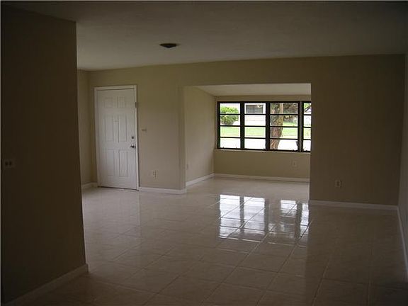 4th image of 1930 NW 190th Ter