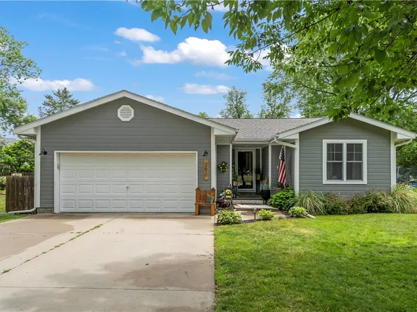 200 NE Plum Ave, Earlham, IA 50072