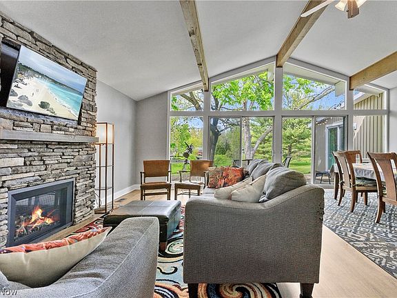 5th image of 30200 Crestview Dr