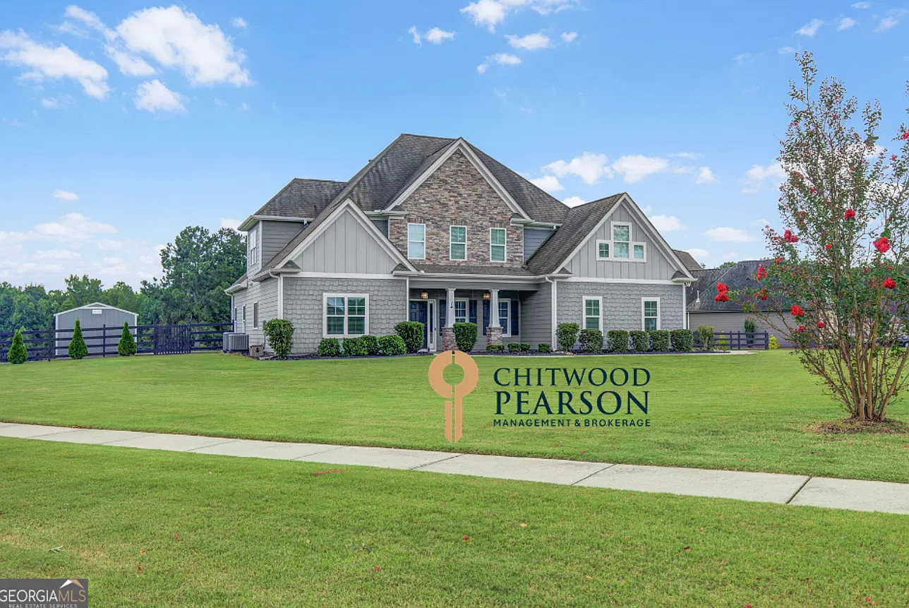 Spacious 5 Bedroom Home in Northgate School District — Photo 1