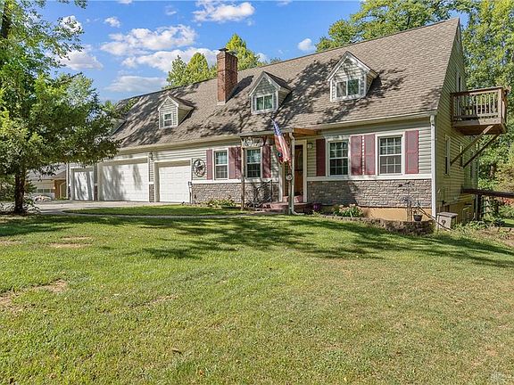 3rd image of 2365 Matthews Dr