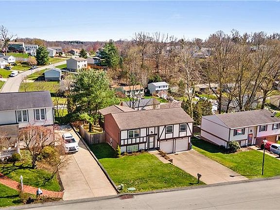 2nd image of 319 Ligonier Ln