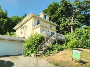 104 21st St SW, Rochester, MN 55902