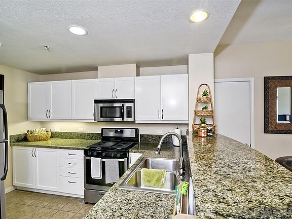 3rd image of 530 K St Unit 215