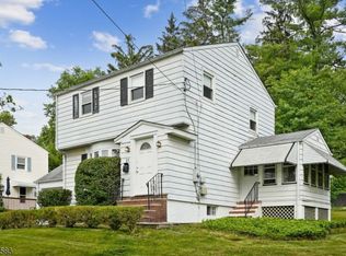 21 Spier Dr, Livingston, NJ