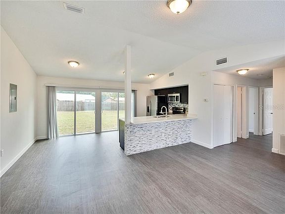 4th image of 5323 Pale Horse Dr