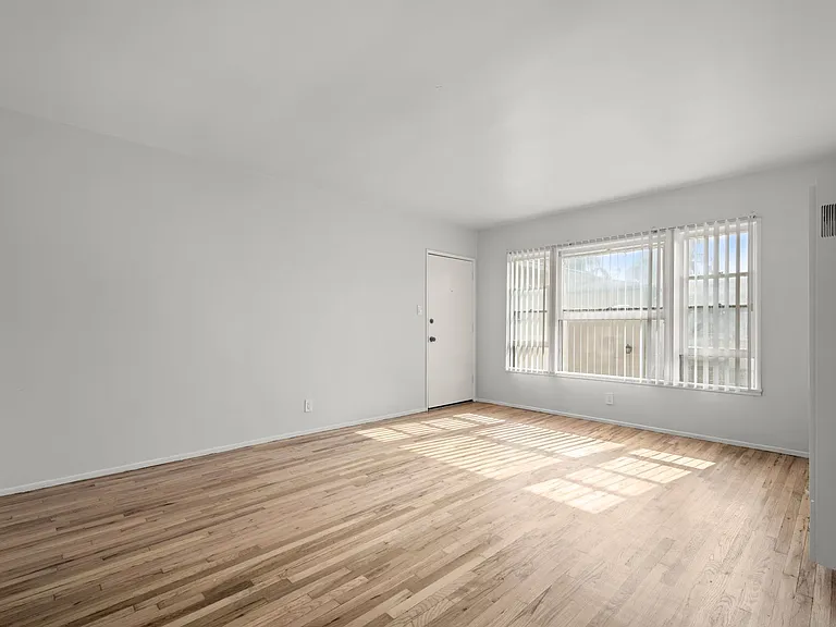 4108-4106 W Palmwood Dr — Photo 7