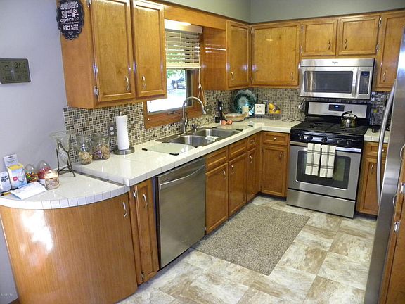 5th image of 97 Sandy Point Dr