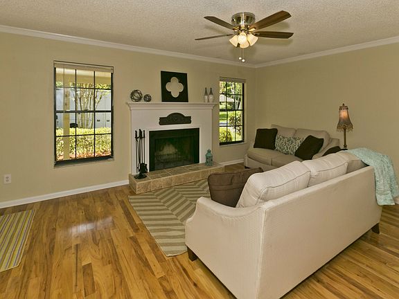 5th image of 78 Sanchez Dr E