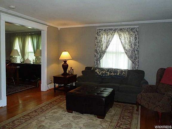 5th image of 1038 Niagara Falls Blvd