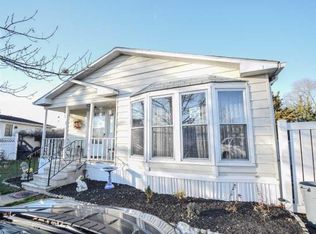 108 S Pond Dr, Mount Laurel, NJ 08054