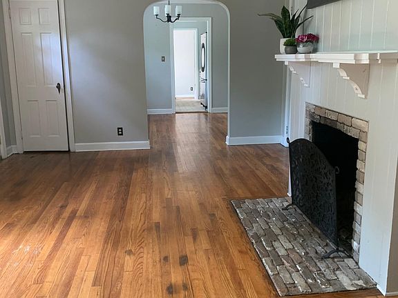 2nd image of 5606 Lake Shore Dr