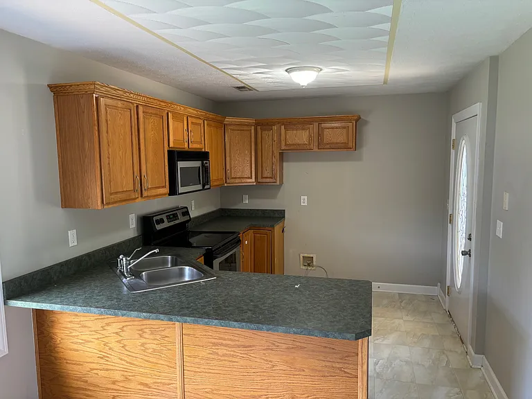 437 American Dr — Photo 3