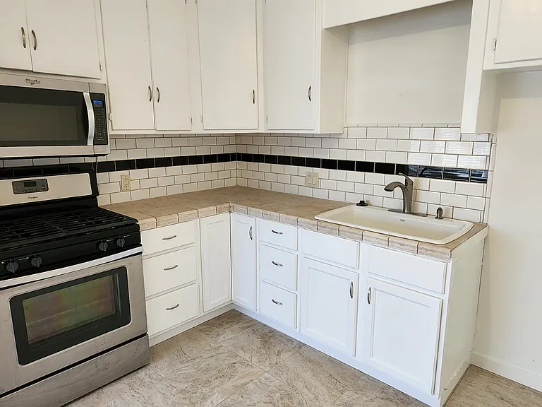 262 N Palm Ave #B — Photo 5