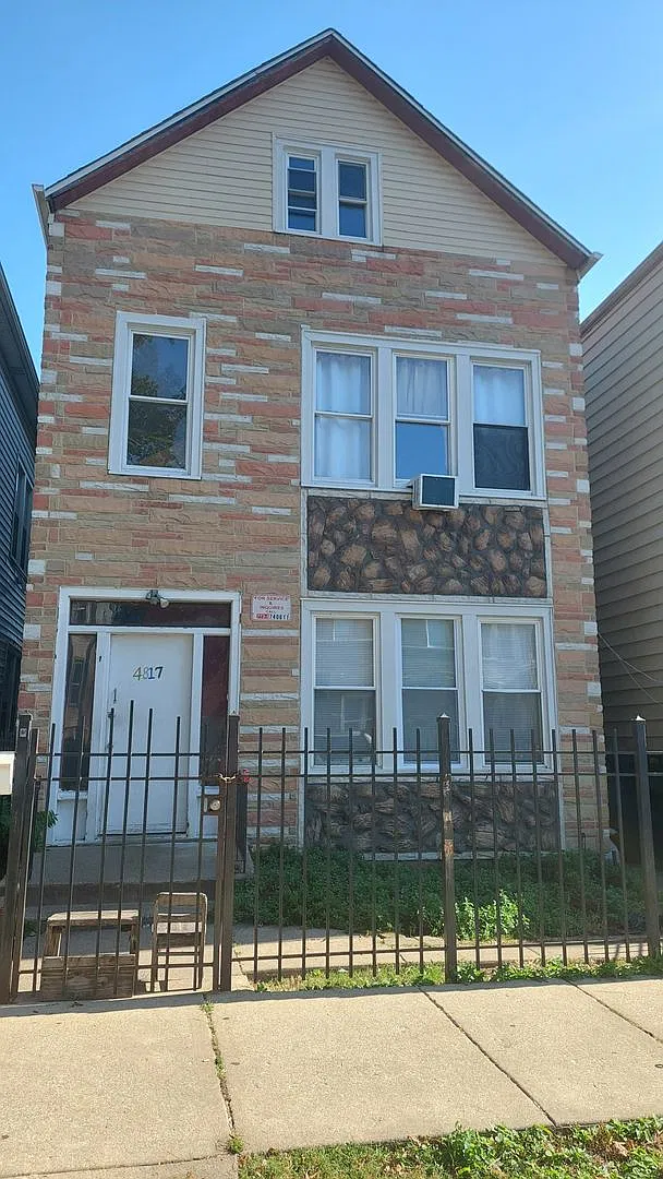 48 Laflin — Photo 2