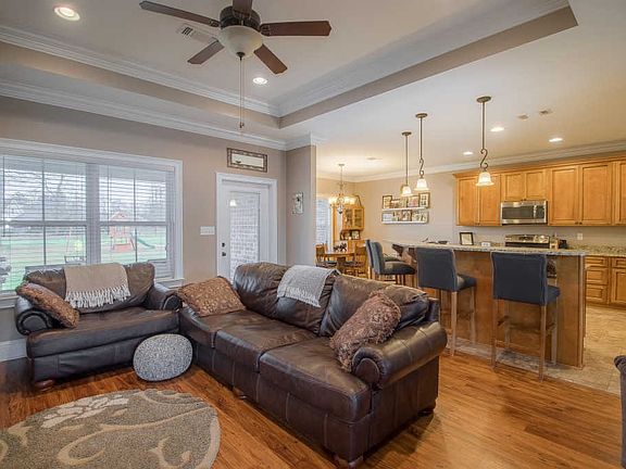 3rd image of 8509 Julia Dr