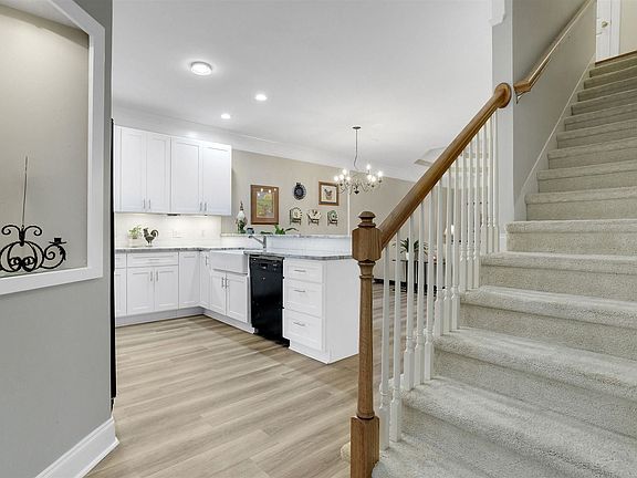4th image of 131 Dove Haven Dr