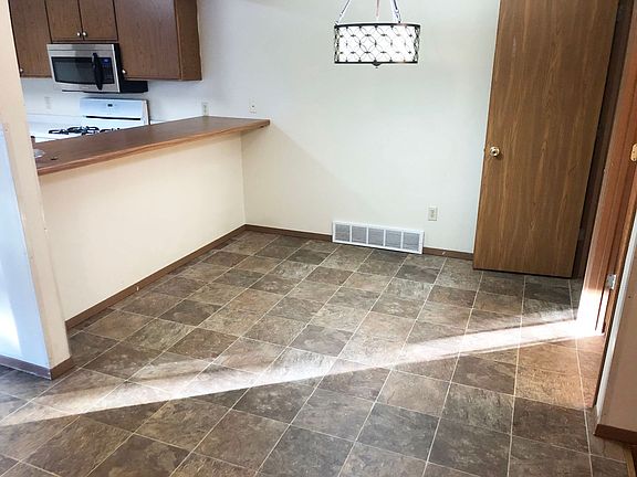 5th image of 4PLEX-1809 E Crabtree Dr