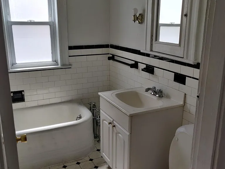 115 Highland Rd #3 — Photo 3