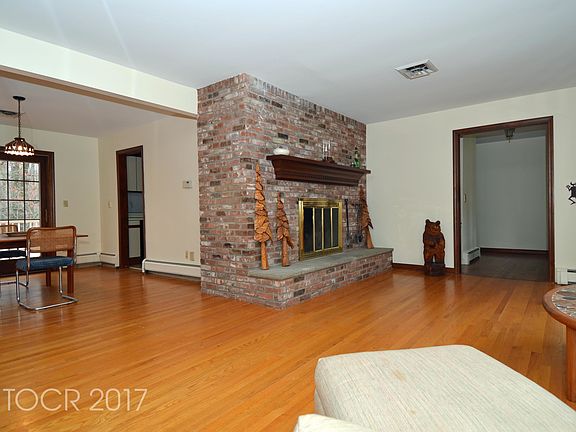 3rd image of 157 Woodcliff Ave