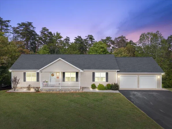 263 Sunny Field Rd, Wirtz, VA 24184