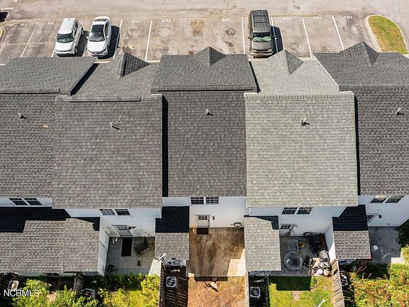 4th image of 105 Fairwood Court